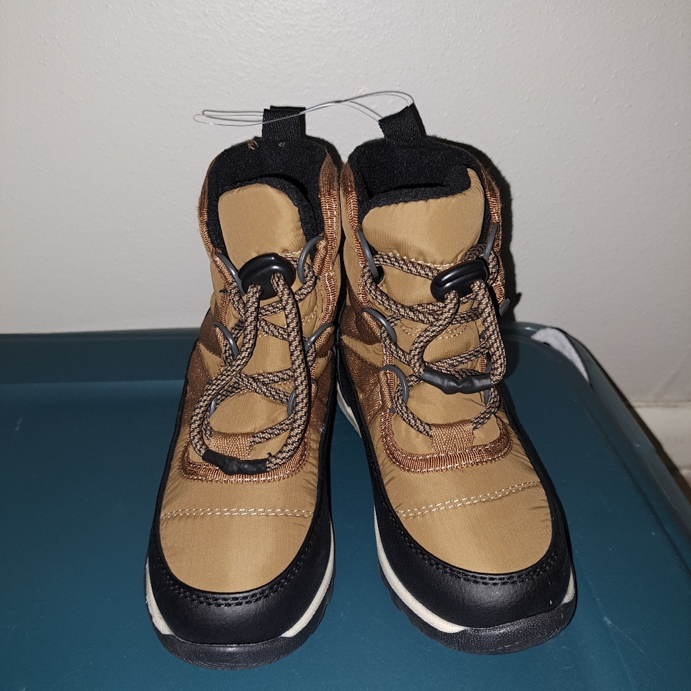 Easystar NEW Size 9 Tan and Black Boots
